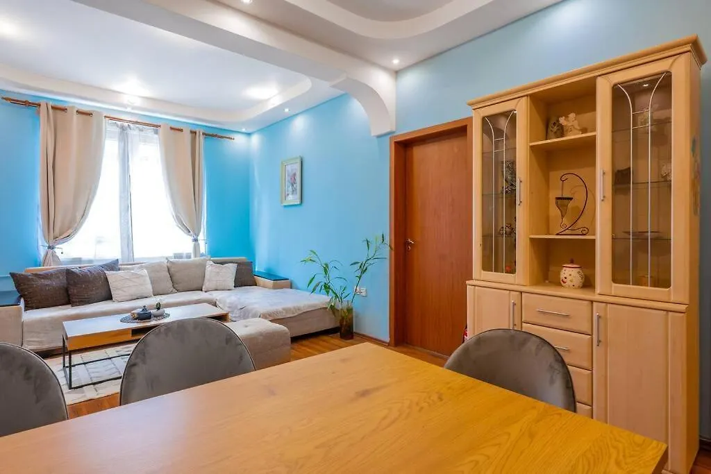 Spacious 3Bd Central Apartment Sofia