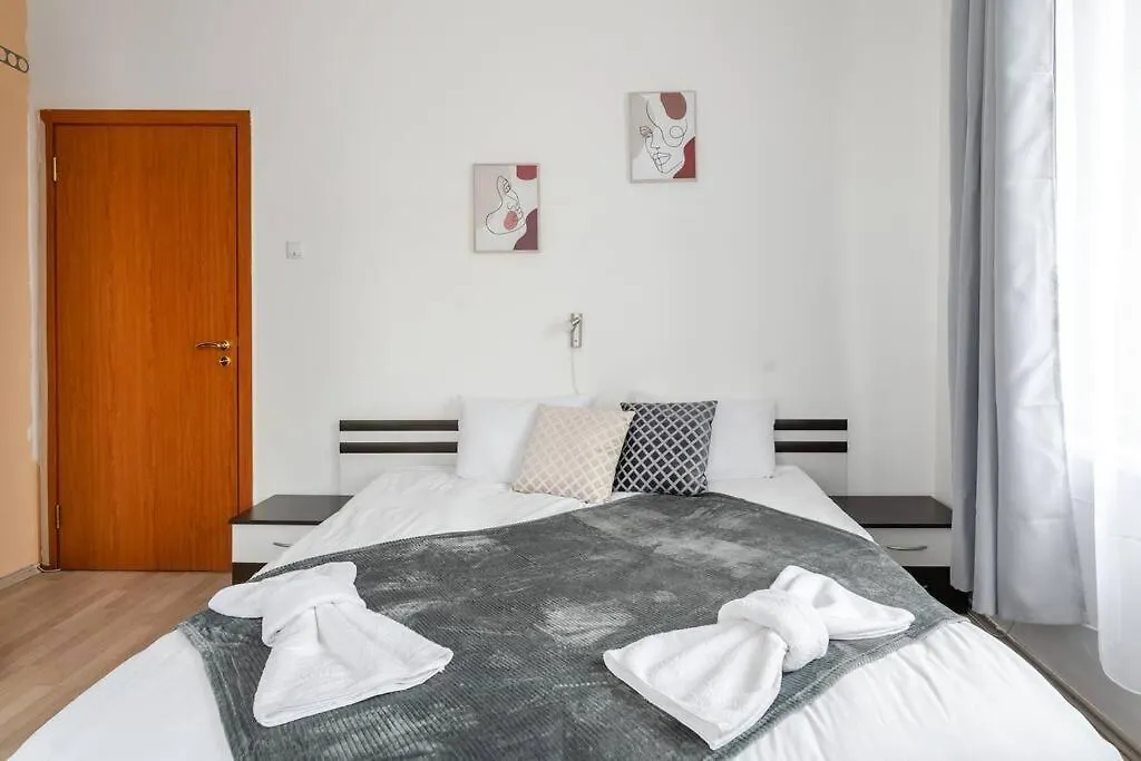 Spacious 3Bd Central Apartment Sofia 0*,