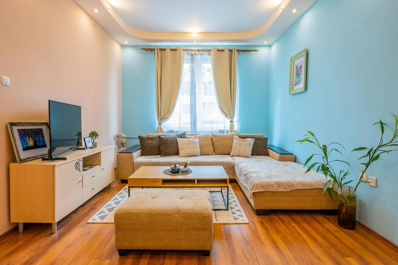 Spacious 3Bd Central Apartment Sofia